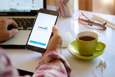 Advice card 5 LinkedIn Tips for Students